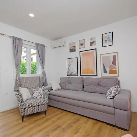 Apartament Luny