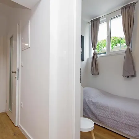 Luny Apartament *